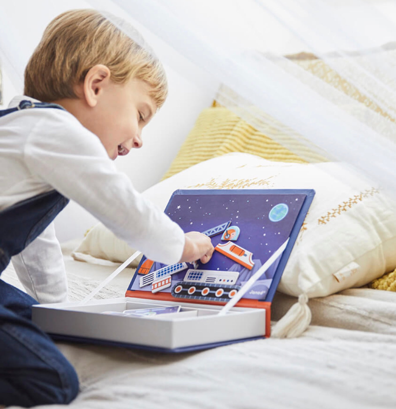 MAGNÉTI'BOOK COSMOS